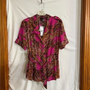 NWT Worthington size medium fuchsia blouse with tropical leaf print.